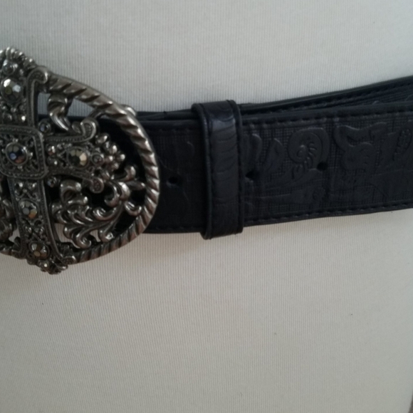 BELOW THE BELT BLACK LEATHER BELT W/SILVER CROSS - Picture 3 of 8